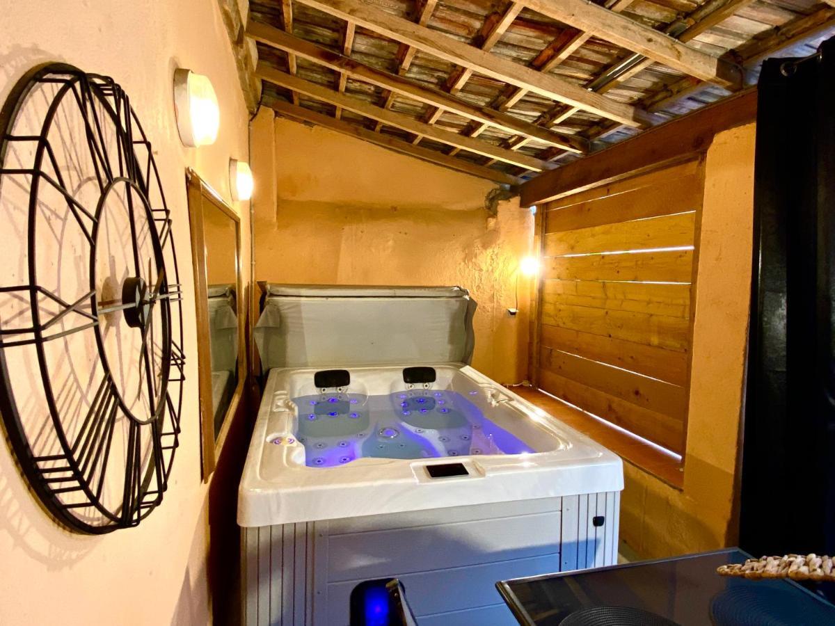 דירות קרקסון Patio, Jacuzzi Professionnel, Table De Massage, Climatise, Le Cocon De Pedro מראה חיצוני תמונה