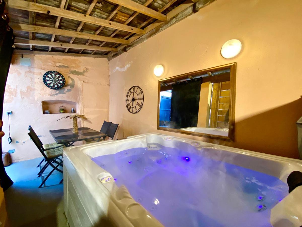 דירות קרקסון Patio, Jacuzzi Professionnel, Table De Massage, Climatise, Le Cocon De Pedro מראה חיצוני תמונה